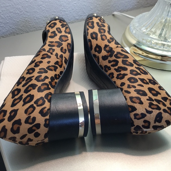 NEW ISAAC MIZRAH LIVE BLACK & LEOPARD PRINT HEELS WITH GOLD TRIM - Picture 3 of 7